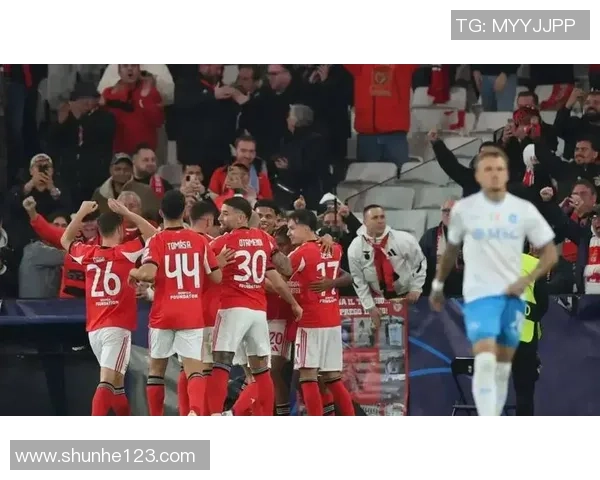 意甲精彩对决曼城与AC米兰战成平局帽子戏法引发全场狂欢