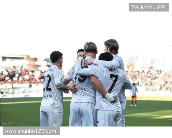 欧联杯惊现冷门多特蒙德与那不勒斯战成平局引发转会热议