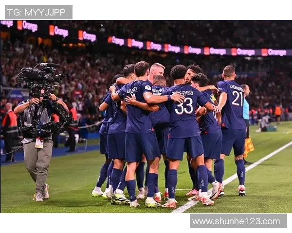 国王杯激战：多特蒙德与巴黎圣日耳曼战成平局乌龙球成比赛转折点