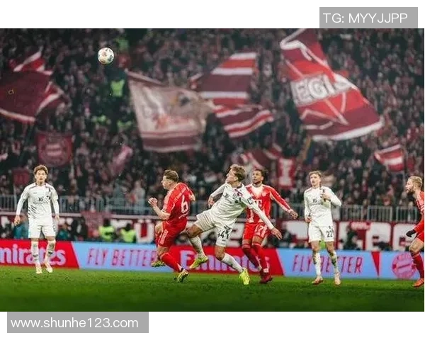 德甲激战：那不勒斯惊险逆转拜仁红牌争议引发全场热议