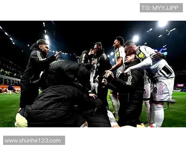 国王杯精彩对决国米与皇马战成平局帽子戏法引发争议判罚 国王杯精彩对决国米与皇马战成平局帽子戏法引发争议判罚