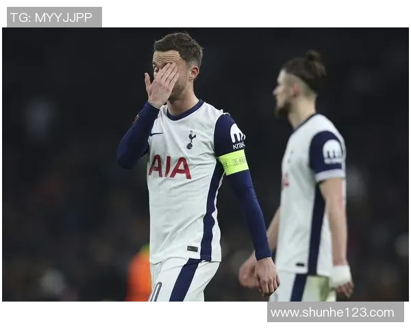 欧联杯精彩对决曼联逆转热刺帽子戏法点燃全场激情 欧联杯精彩对决曼联逆转热刺帽子戏法点燃全场激情