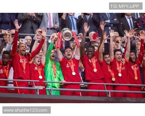 足总杯焦点战切尔西与利物浦战平争议判罚引发全场热议