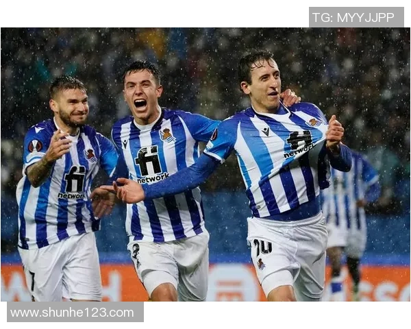 西甲焦点战波尔图大胜曼联乌龙球成比赛转折点数据分析揭秘 西甲焦点战波尔图大胜曼联乌龙球成比赛转折点数据分析揭秘