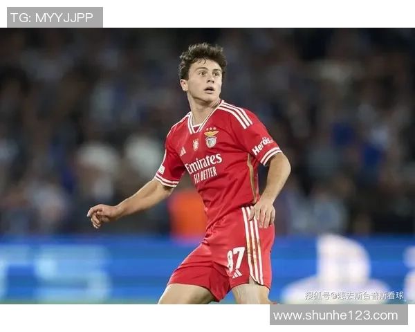 阿森纳友谊赛大胜本菲卡6-2争议判罚引发全场热议 阿森纳友谊赛大胜本菲卡6-2争议判罚引发全场热议