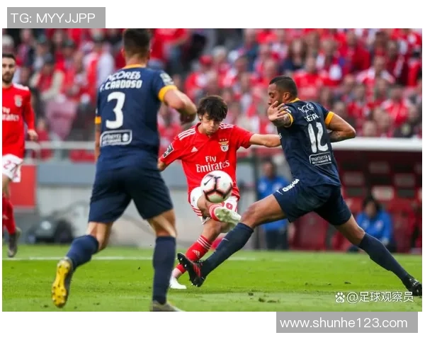 欧冠惊心动魄之战本菲卡逆转曼联补时绝杀引发全场狂欢