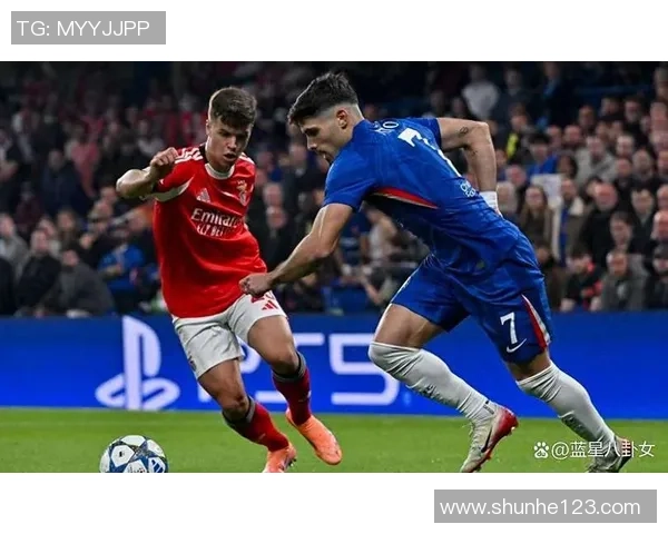 欧冠精彩对决那不勒斯以4-0战胜利物浦乌龙球成为全场焦点解析战术布局