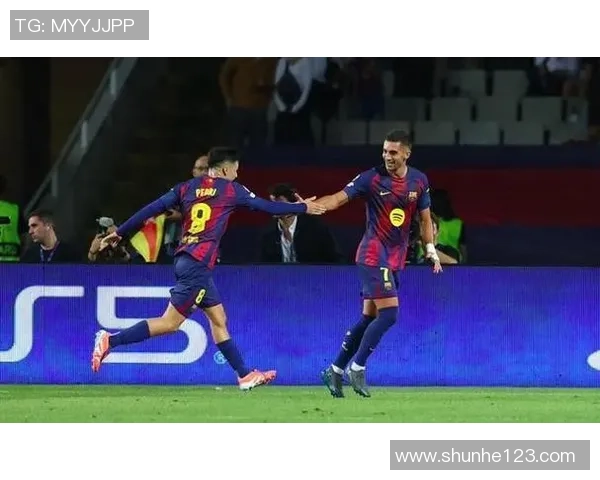 欧联杯激战曼城逆转巴萨神奇扑救引发争议与热议