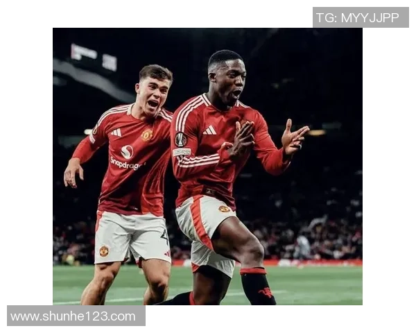 西甲精彩对决多特蒙德逆转曼联补时绝杀引发全场狂欢 西甲精彩对决多特蒙德逆转曼联补时绝杀引发全场狂欢