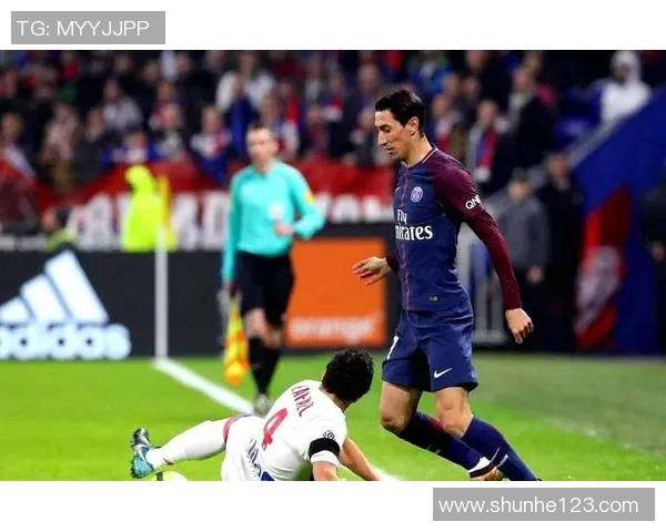 国王杯精彩对决多特蒙德3-0战胜里昂神扑瞬间引发全场欢呼与战术解析