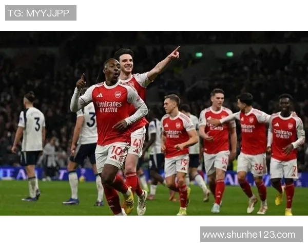 西甲赛场惊现冷门阿森纳大胜热刺引发全场狂欢 西甲赛场惊现冷门阿森纳大胜热刺引发全场狂欢